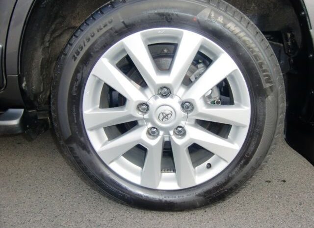 2013 Toyota Land Cruiser V8 full